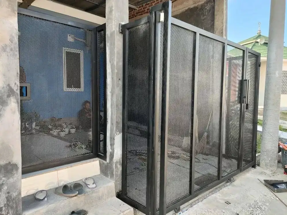 Pintu pagar besi geser expanded