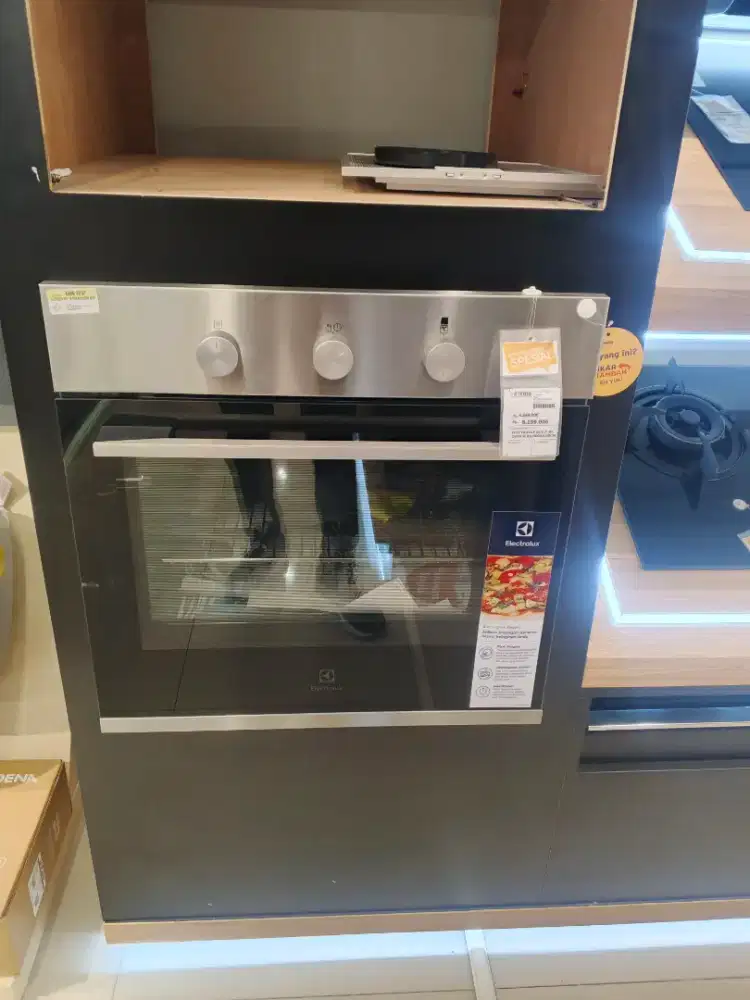 Electrolux Oven Tanam 60 cm tipe KOHLH00XA