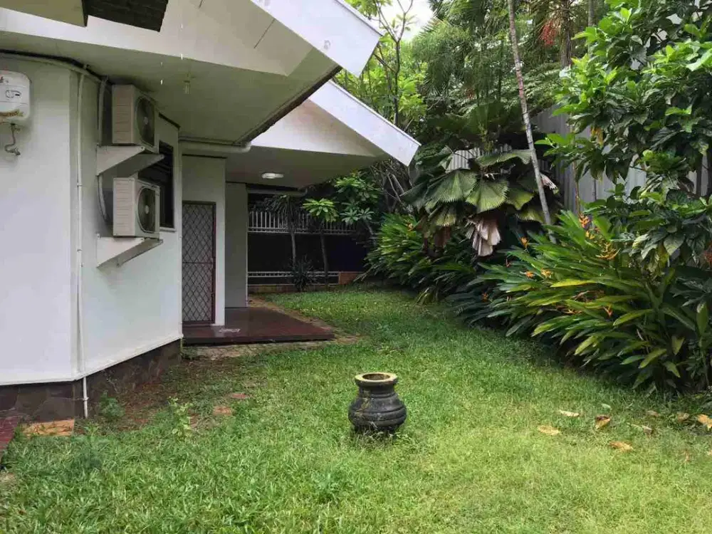 Rumah strategis  bebas banjir  dekat stasiun MRT Cipete
