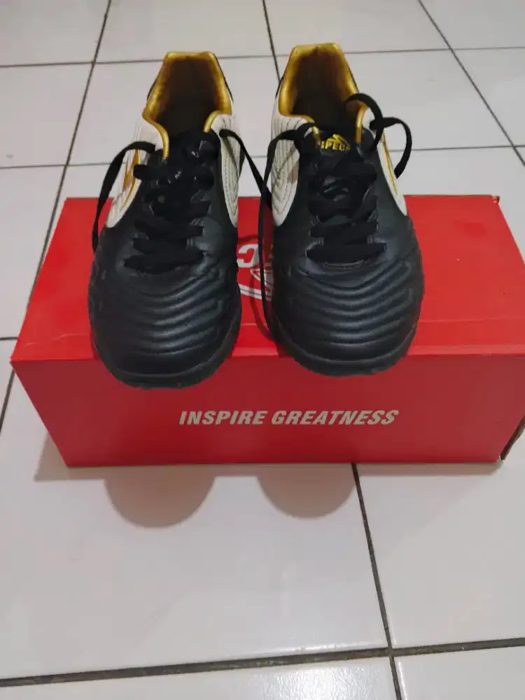 Sepatu Futsal SPECS