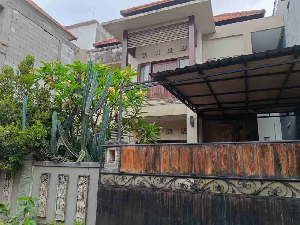 RUMAH LANTAI II DI DALUNG PANDU PERBATASAN PADONAN CANGGU UNTUK DIJUAL