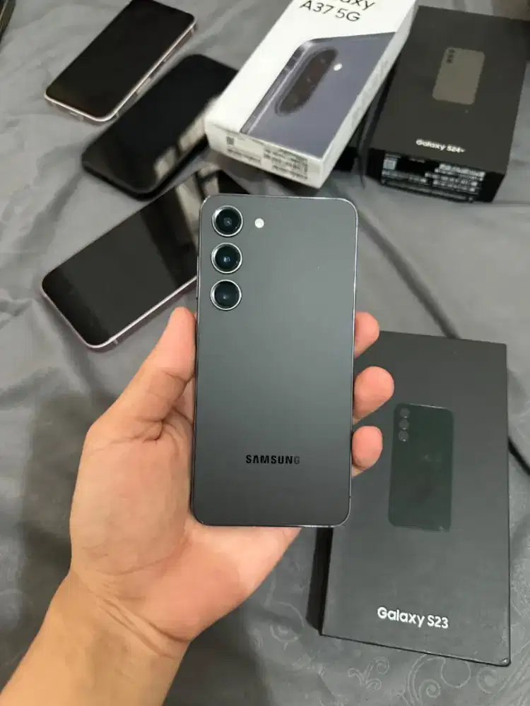 samsung S23 8/128gb