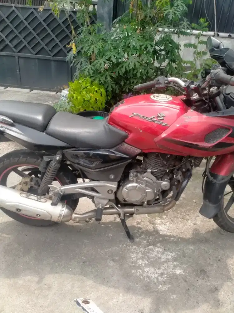 Jual motor pulsar 220f.