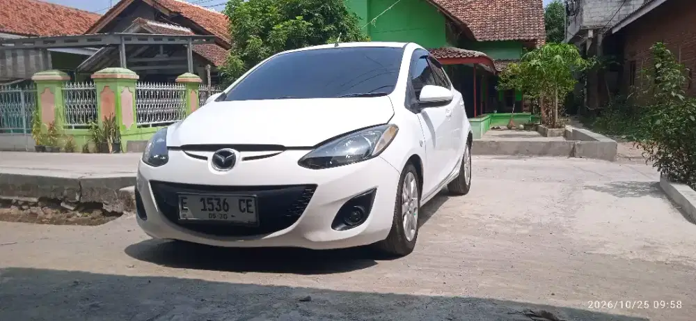 Mazda 2 V manual 2012