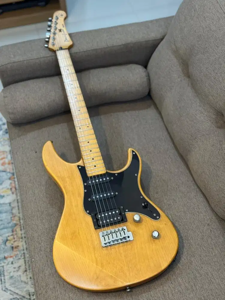 Gitar Yamaha Pacifica 112VMX made in Indonesia
