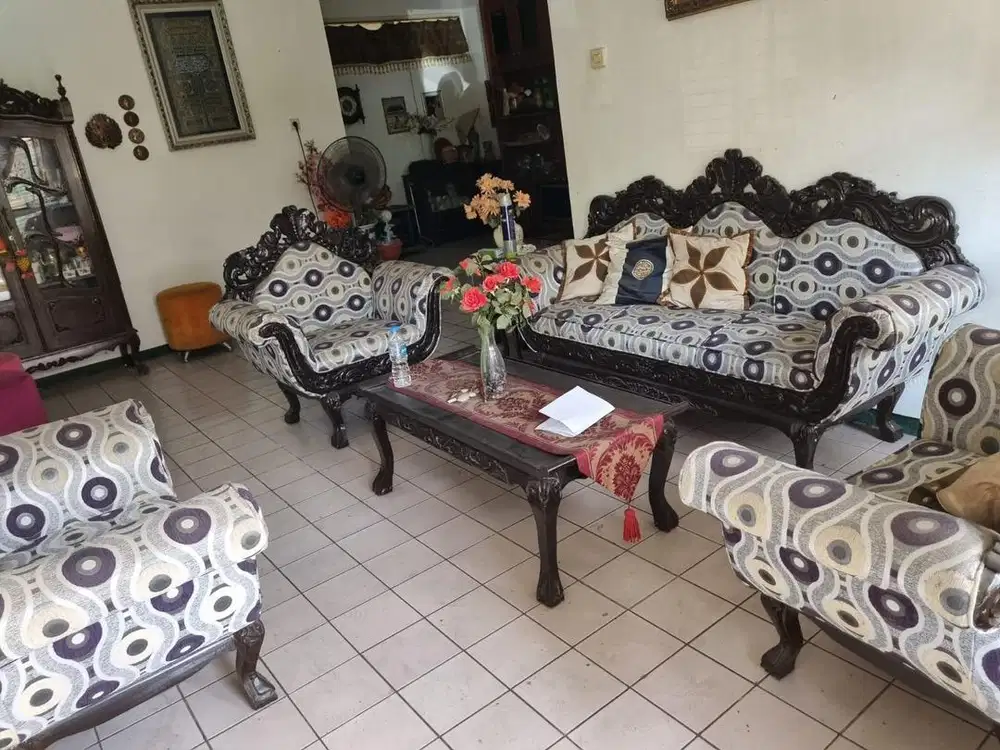 Kursi meja lemari jati tua
