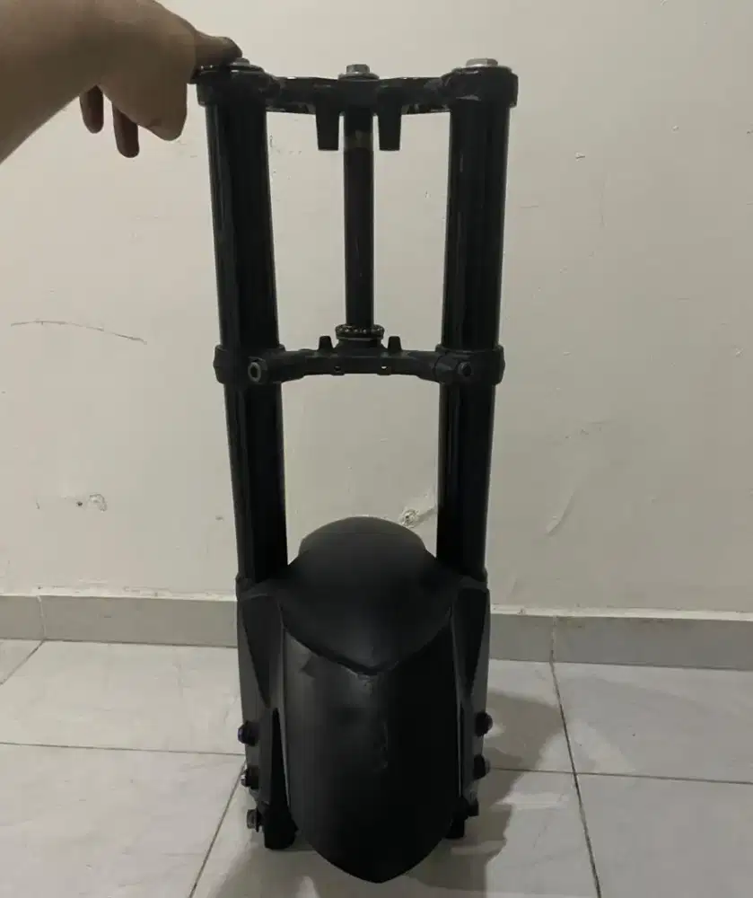 Shock depan USD R15 V3 original
