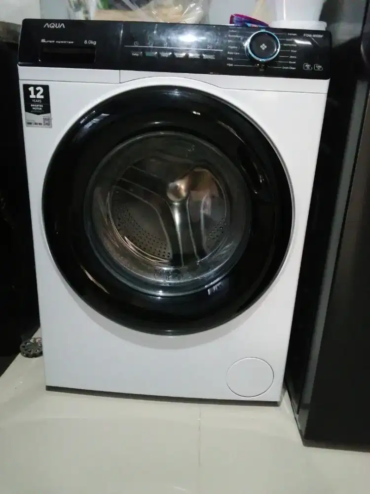 Mesin cuci 1 tabung merek Aqua 8kg