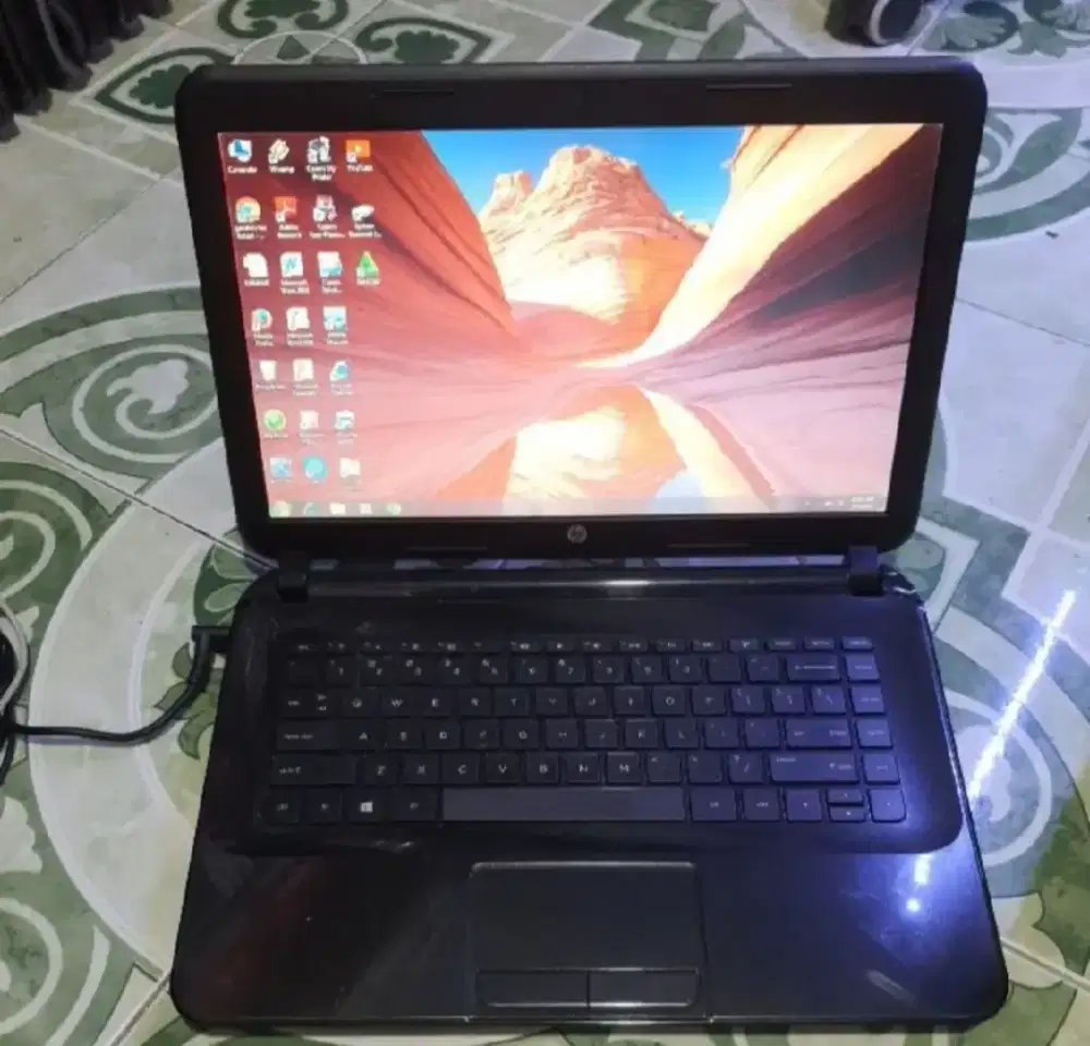 Laptop HP 14-d010AU