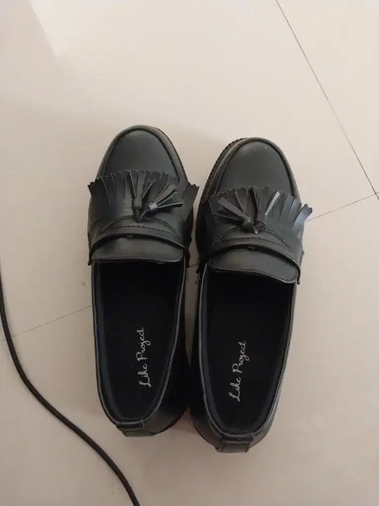 SEPATU PENTOPEL WANITA