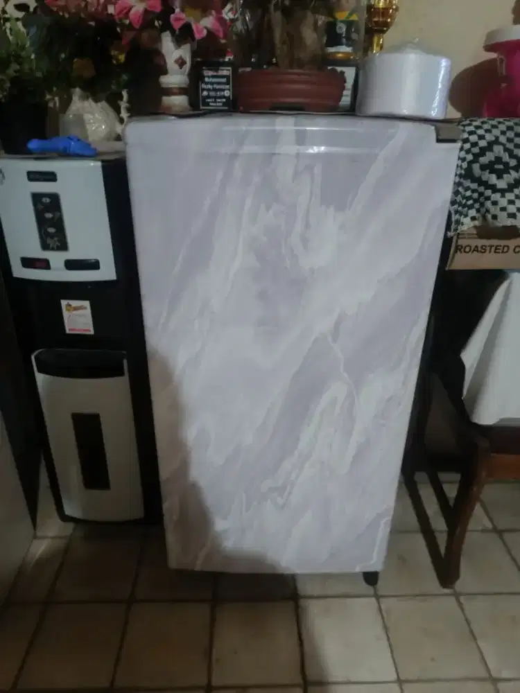 Kulkas 1 pintu merk Sanyo