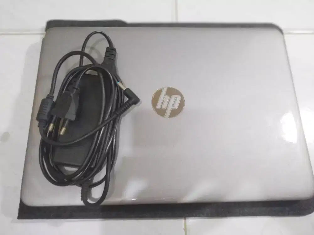 Laptop hp touchscreen i5 6300U