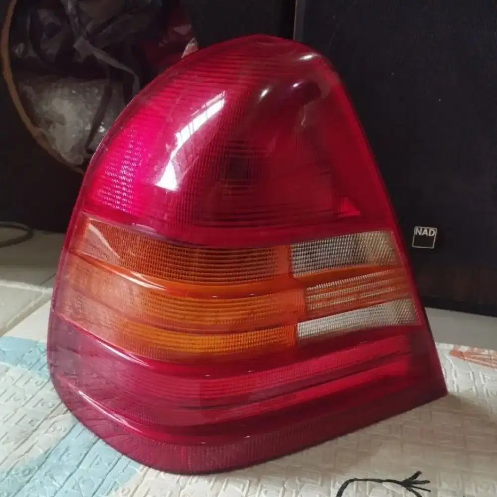 Lampu belakang stoplamp mobil Mercy w202 original Made in germany