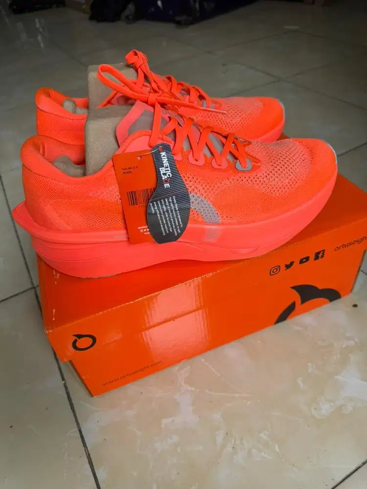 Sepatu running Supershoes Ortuseight solar 2.0 size 43