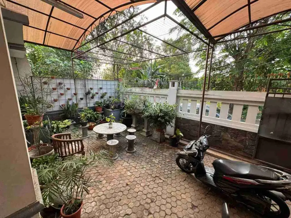 Rumah semi furnished di Taman Alfa indah joglo Jakarta Barat