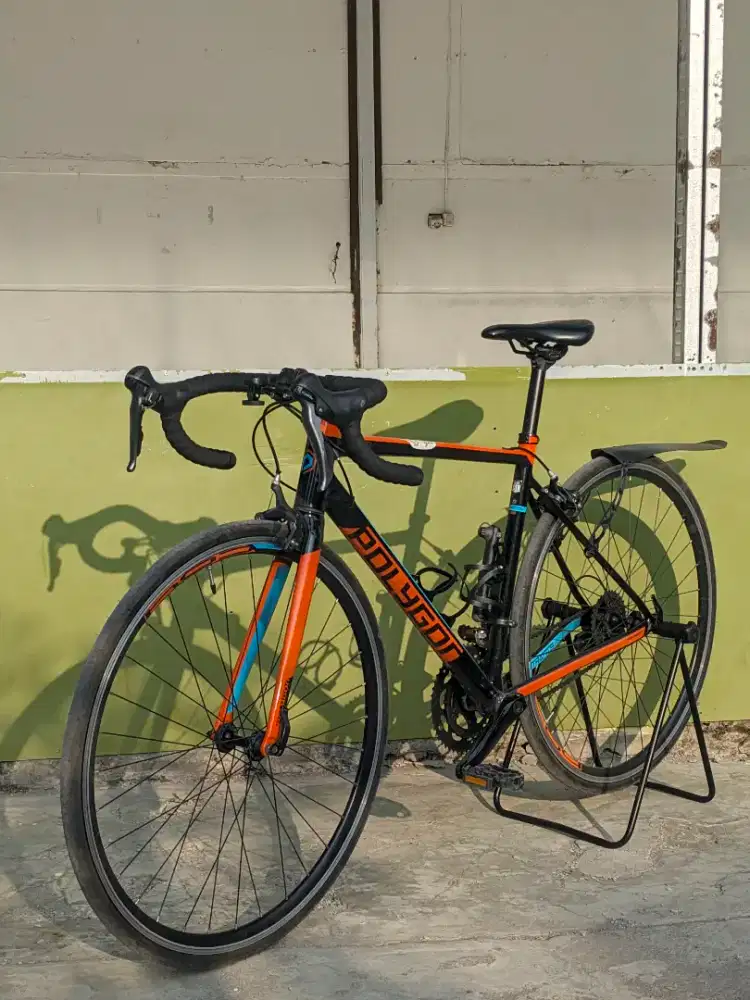 Sepeda Roadbike Polygon Strattos S2 2019