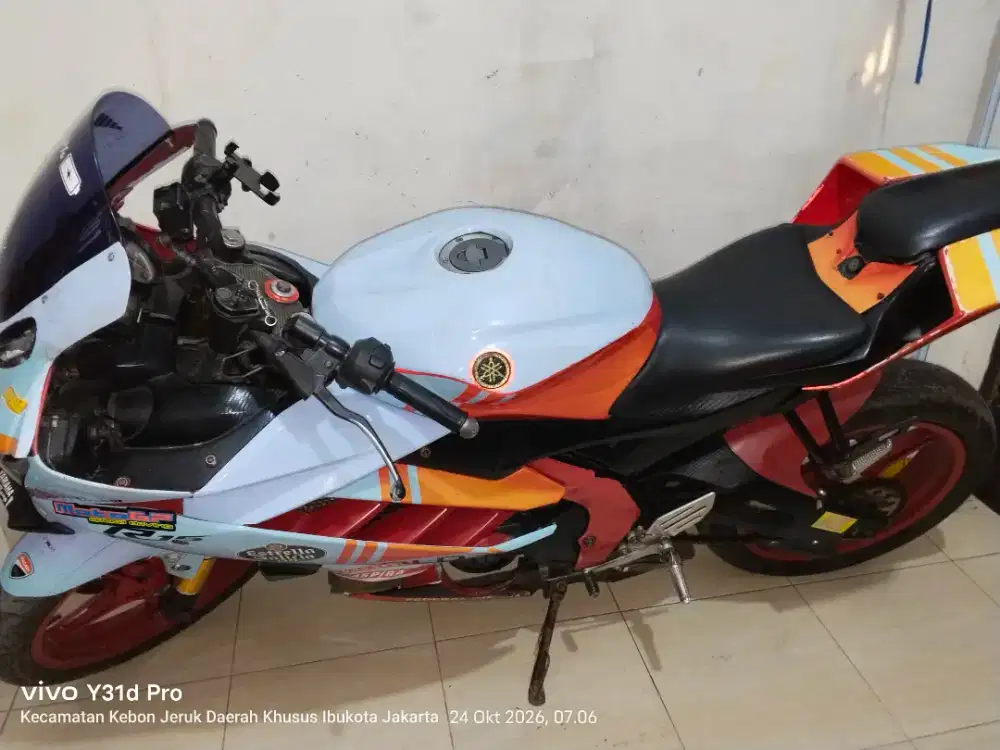 Motor r15 motor pakean