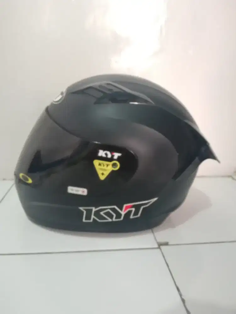 Helm KYT R10 ( hitam dof )