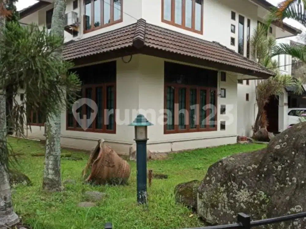 Rumah Terawat Murah Jarang Ada Posisi Hook di Regol Lokasi Tenang