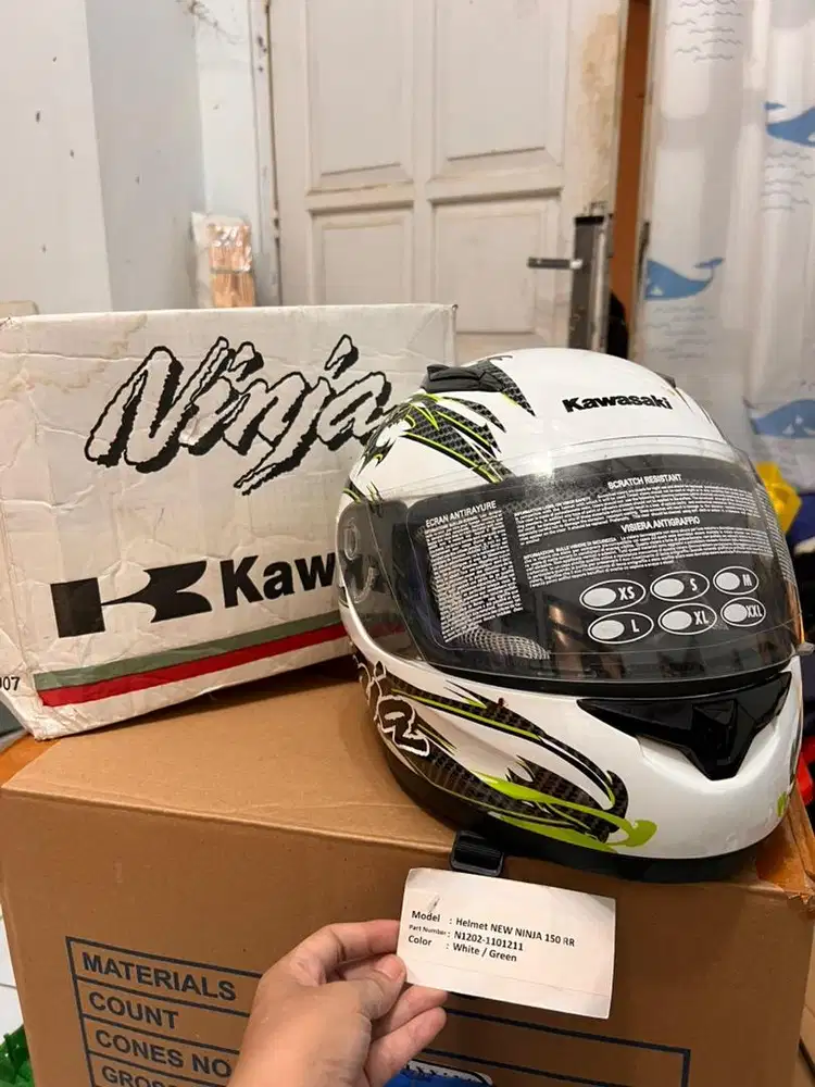 Helm NEW NINJA KAWASAKI RR 150