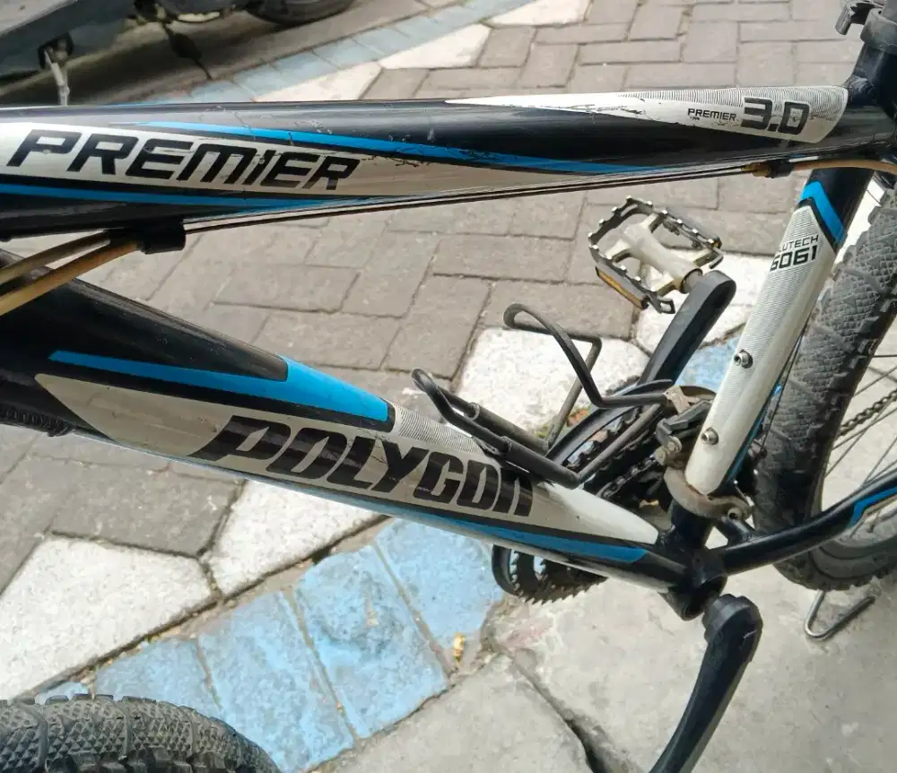 Jual cepat Sepeda POLYGON PREMIER 3.0