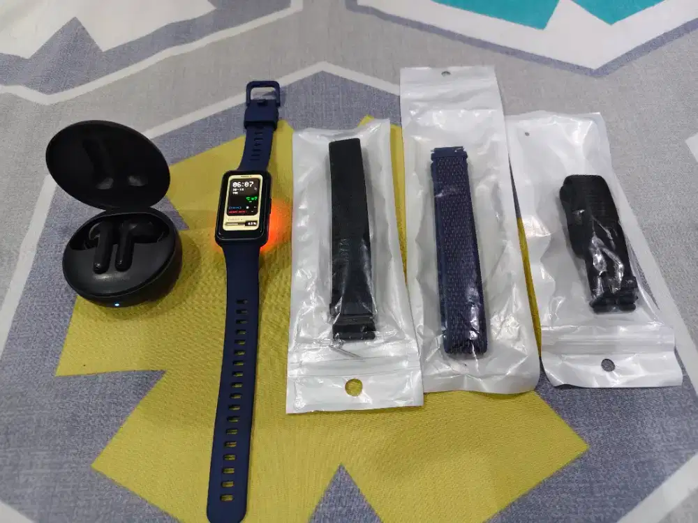 For Sale Huawei Band 7 + TWS LG TONE