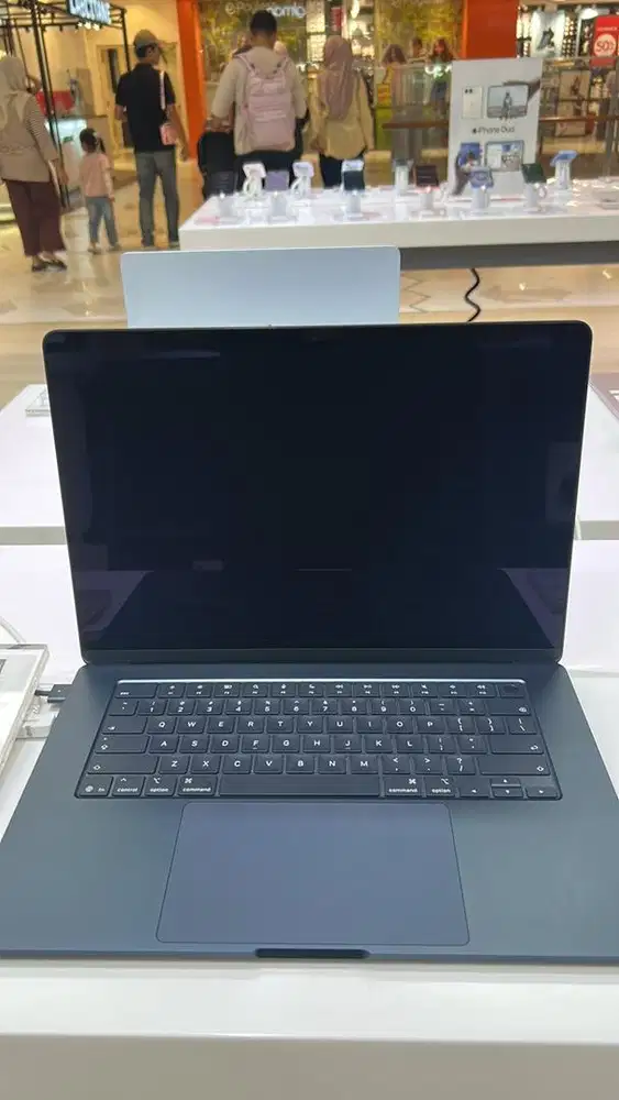 macbook air (15,3inci) bisa melayani home credit