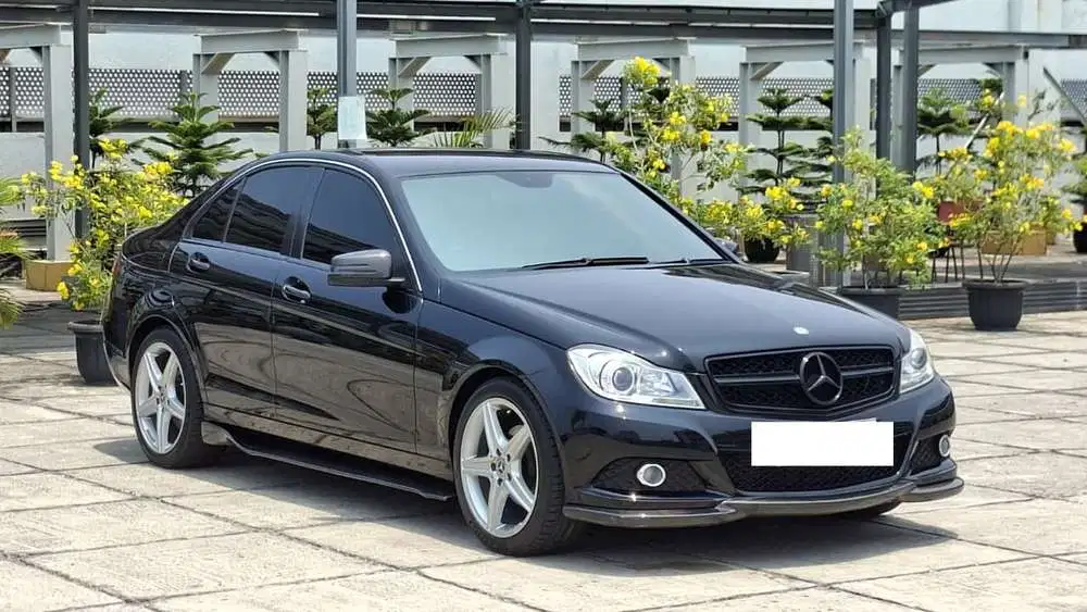 KM 88 RB MERCY MERCEDES-BENZ C200 CGI AT 2013 Bensin