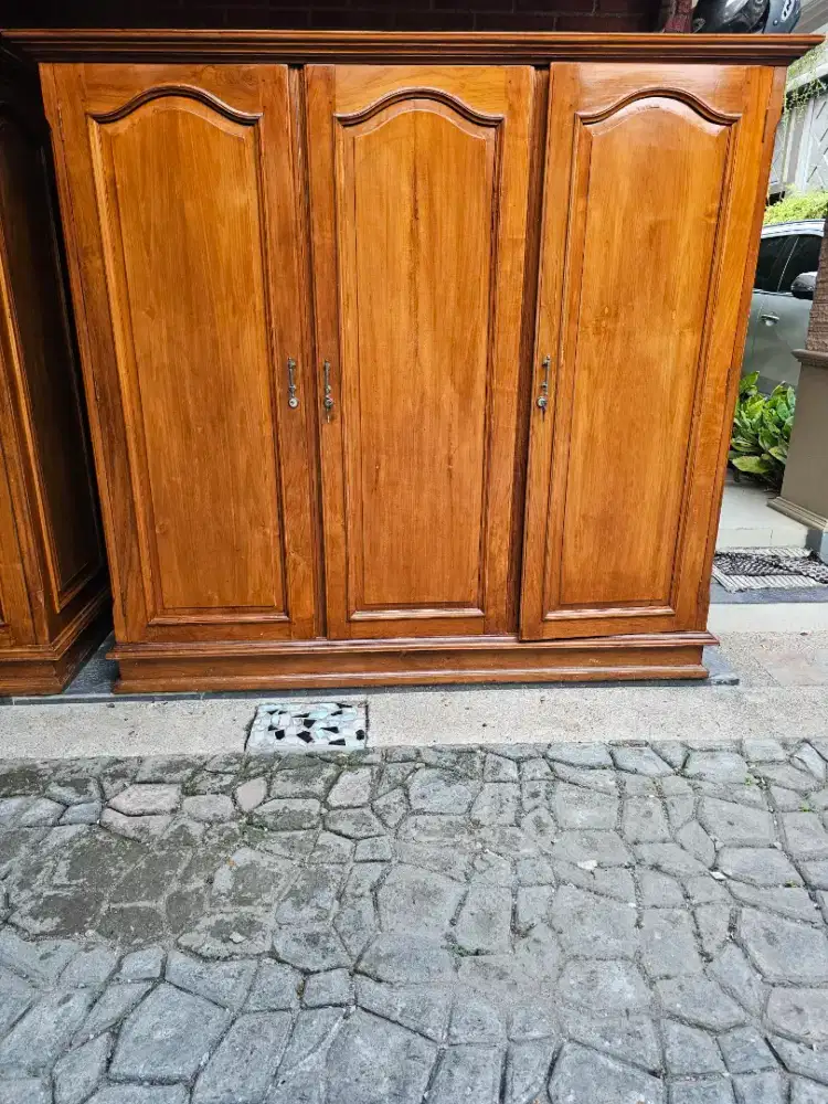 Dijual 2 Lemari Jati Asli dr Hutan Kayu Jati Randublatung, sgt klasik