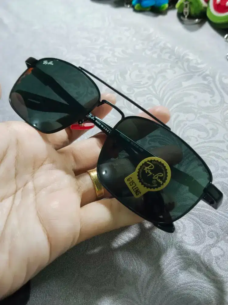 Kacamata rayban hitam