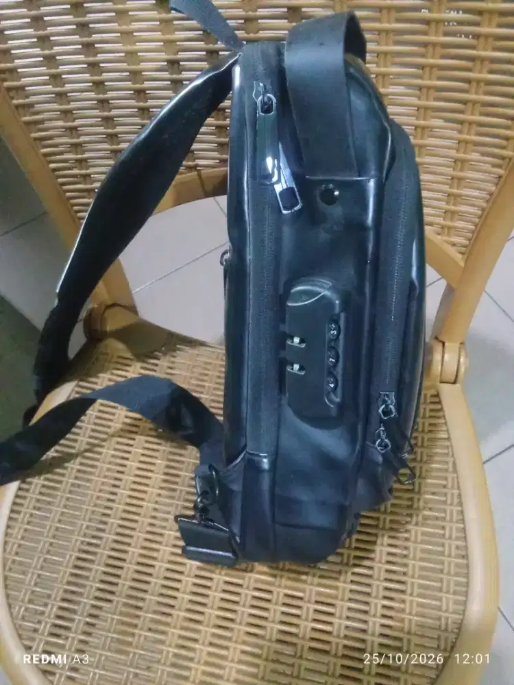 Tas Slempang Pria