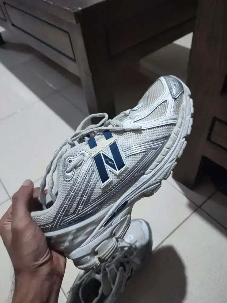 Sepatu NB 1906r