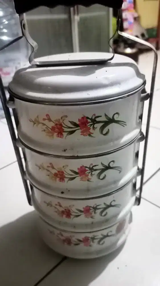 Dijual rantang gak dipakai