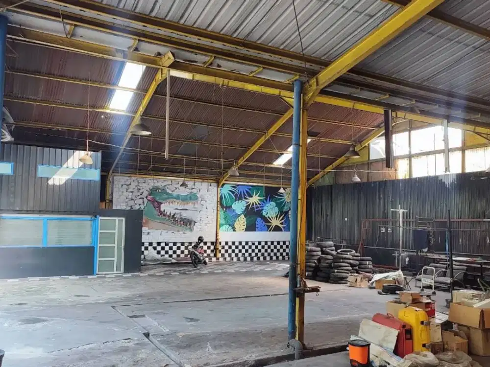 JUAL SHOWROOM MOBIL DI MAYJEND SUNGKONO SURABAYA