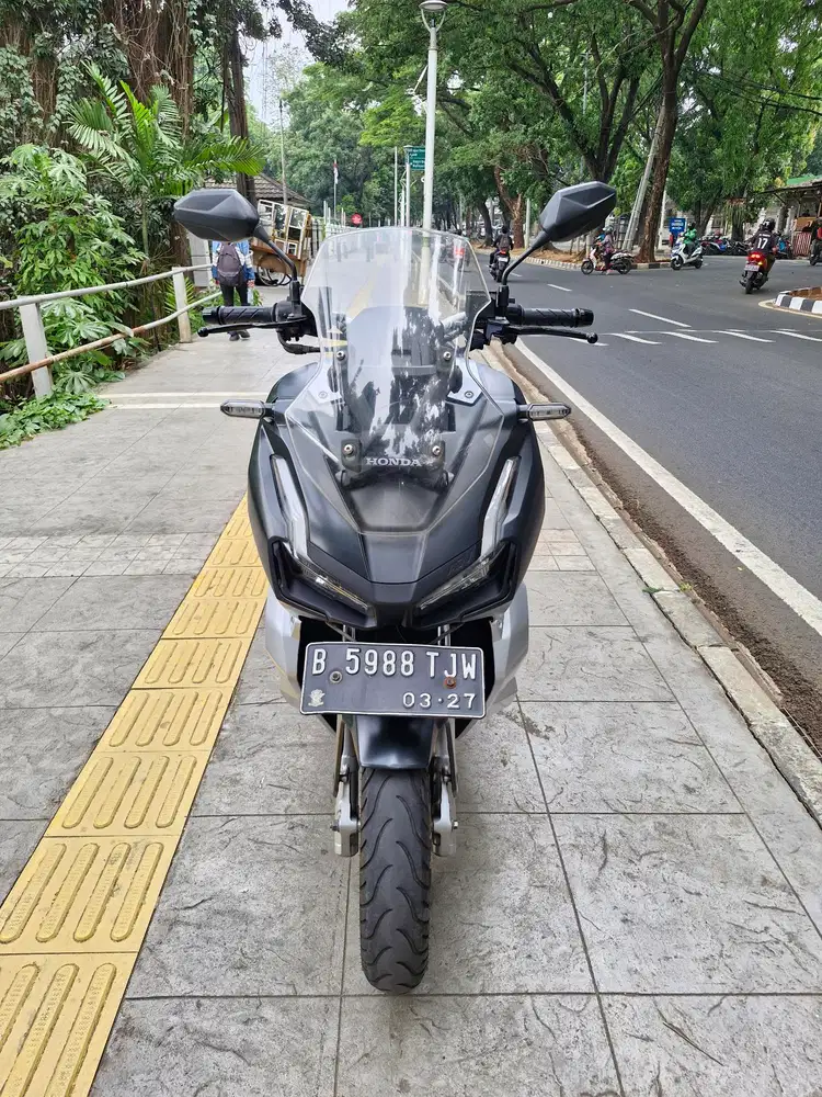 DIJUAL CASH HONDA ADV 150 CBS ISS THN 2022 PJK IDUP SIAP PAKAI