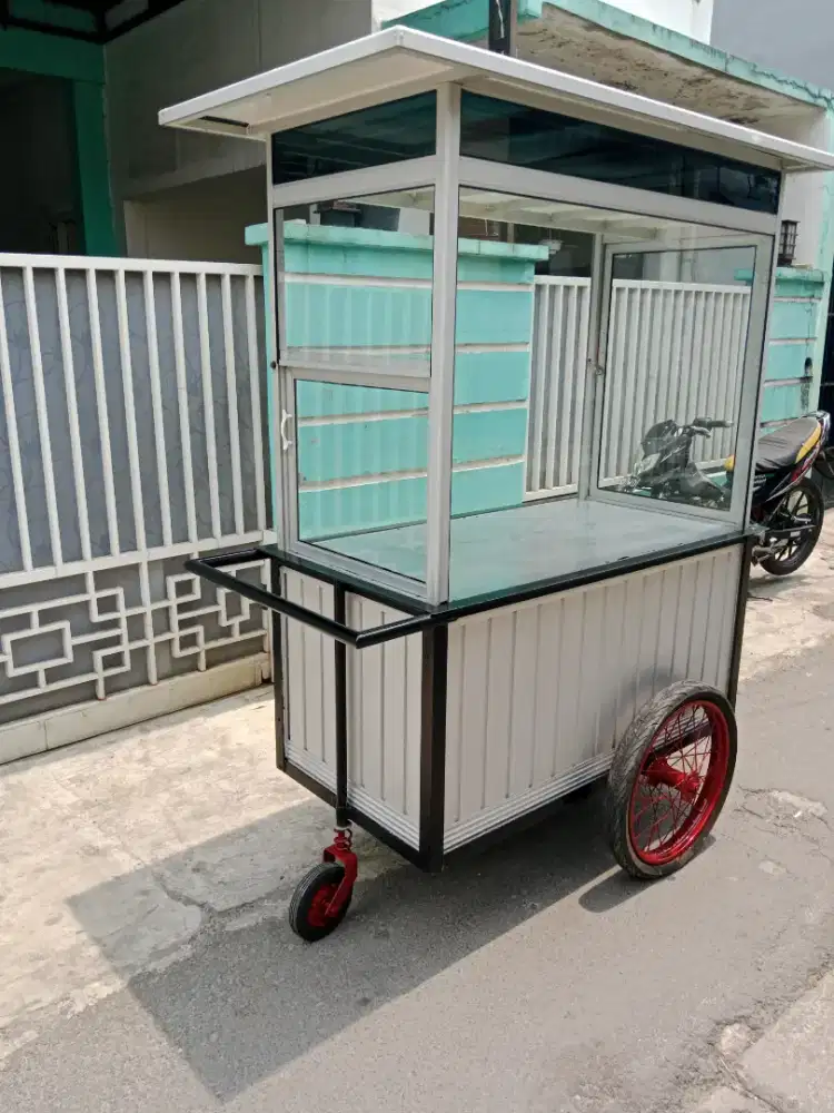 Gerobak Alumunium bekas gorengan ( nego tipis  )