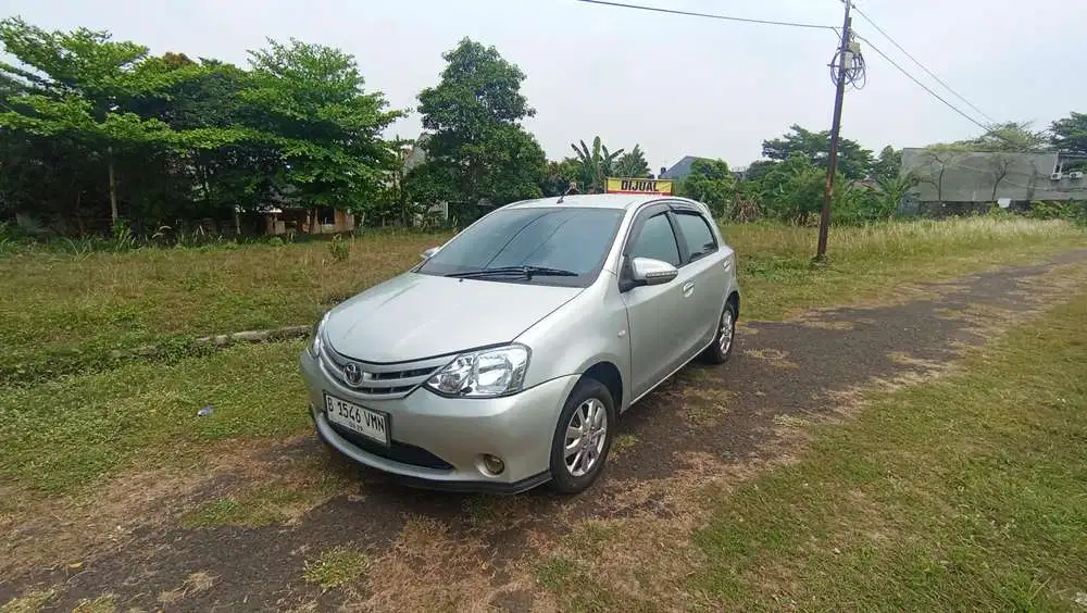 Toyota Etios Valco 2013 Bensin