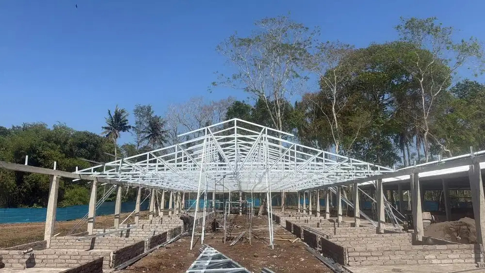 Spesialis baja , plafon dan kanopi