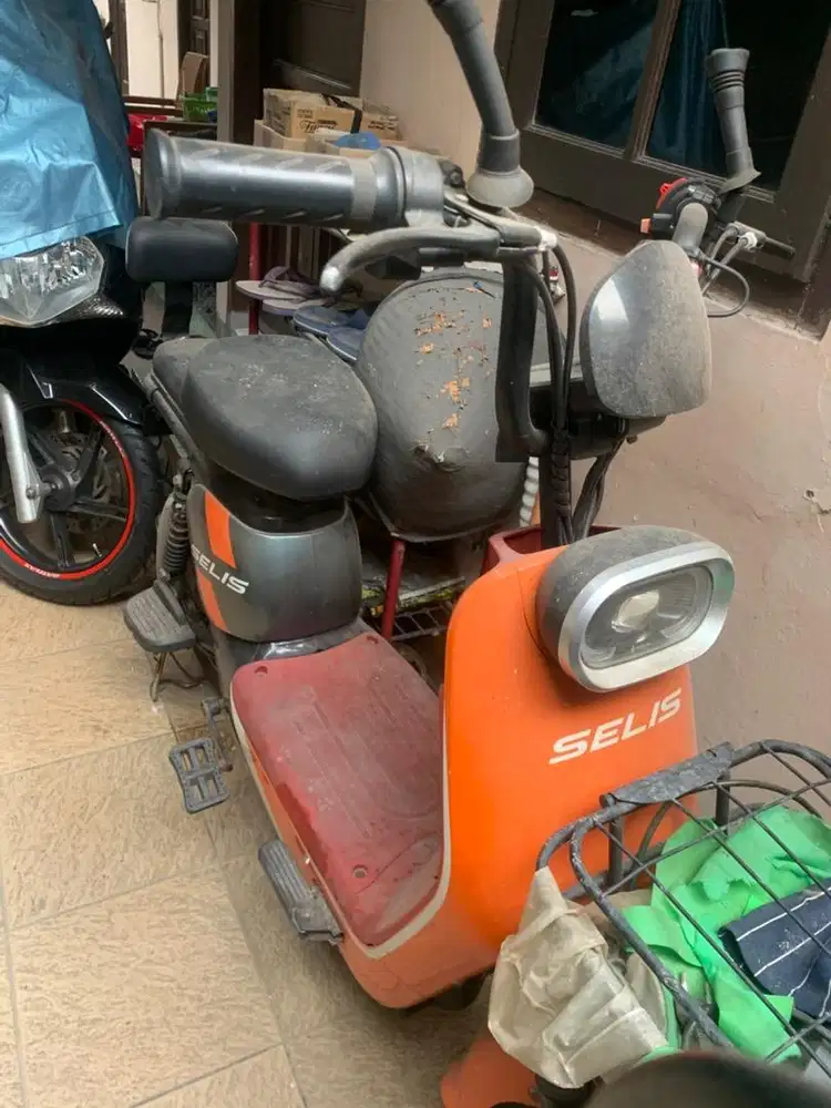 Di Jual sepeda listrik kesayangan