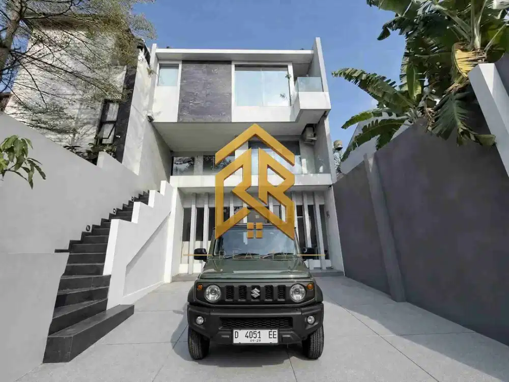 Rumah 3 Lantai Semi Furnish Di Setiabudi Gegerkalong Selangkah dengan Univ UPI