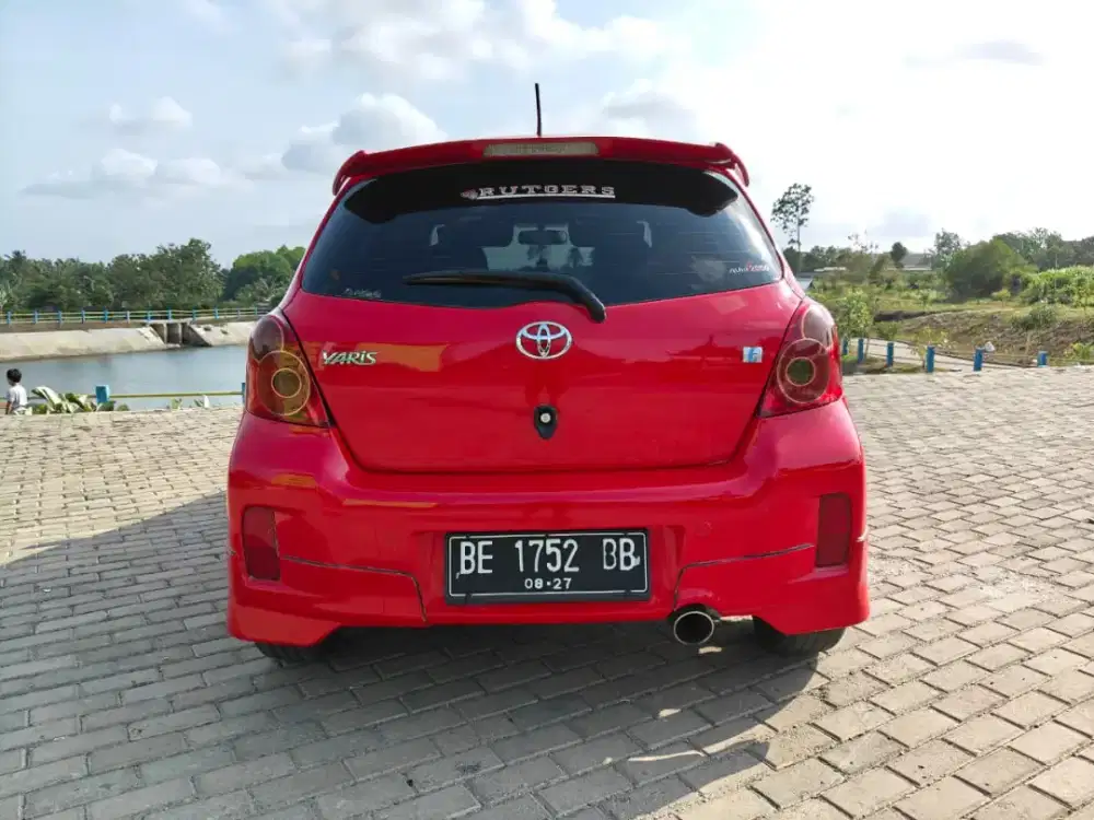 Toyota New Yaris Bakpao E Matic 2012 Merah Merona