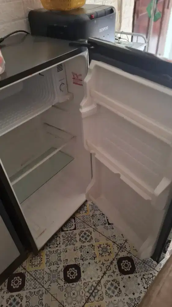 Kulkas 1pintu merk sharp