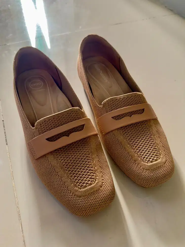 Sepatu flat hush puppies