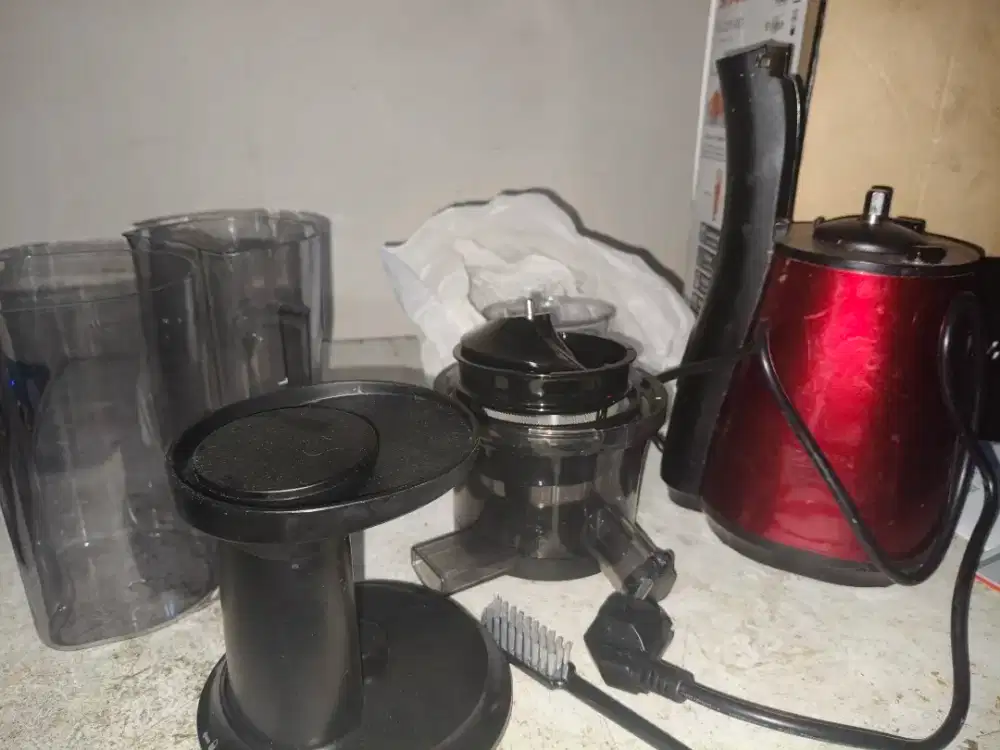 Slow Juicer Sharp EJ C20Y RD