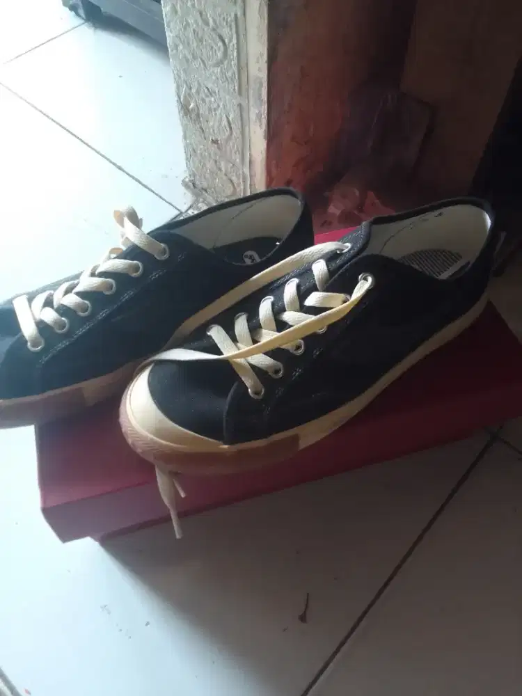 Sepatu Compass Gazelle Low ukuran 40