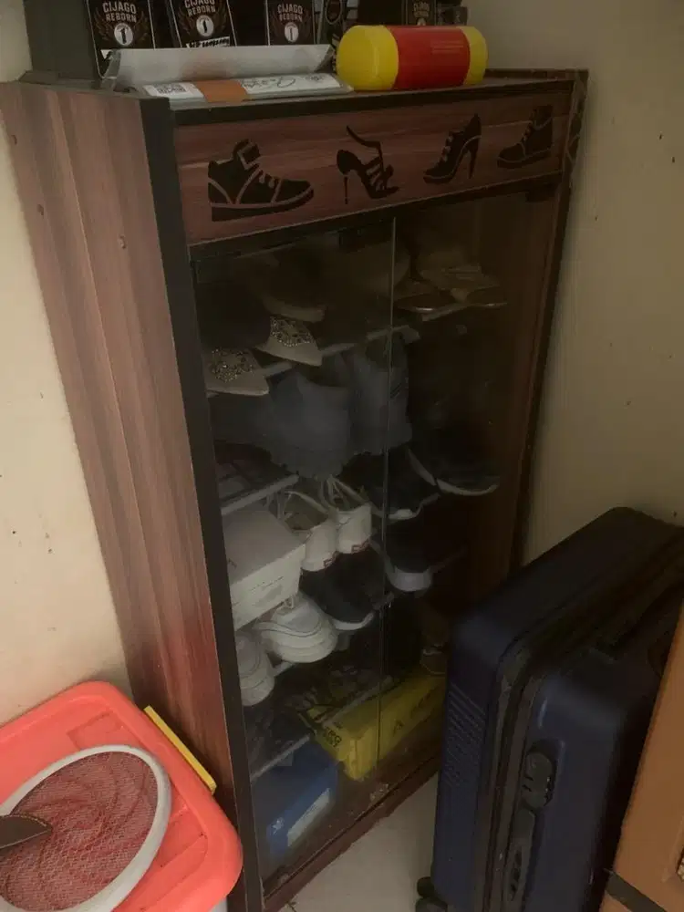 rak lemari sepatu kayu