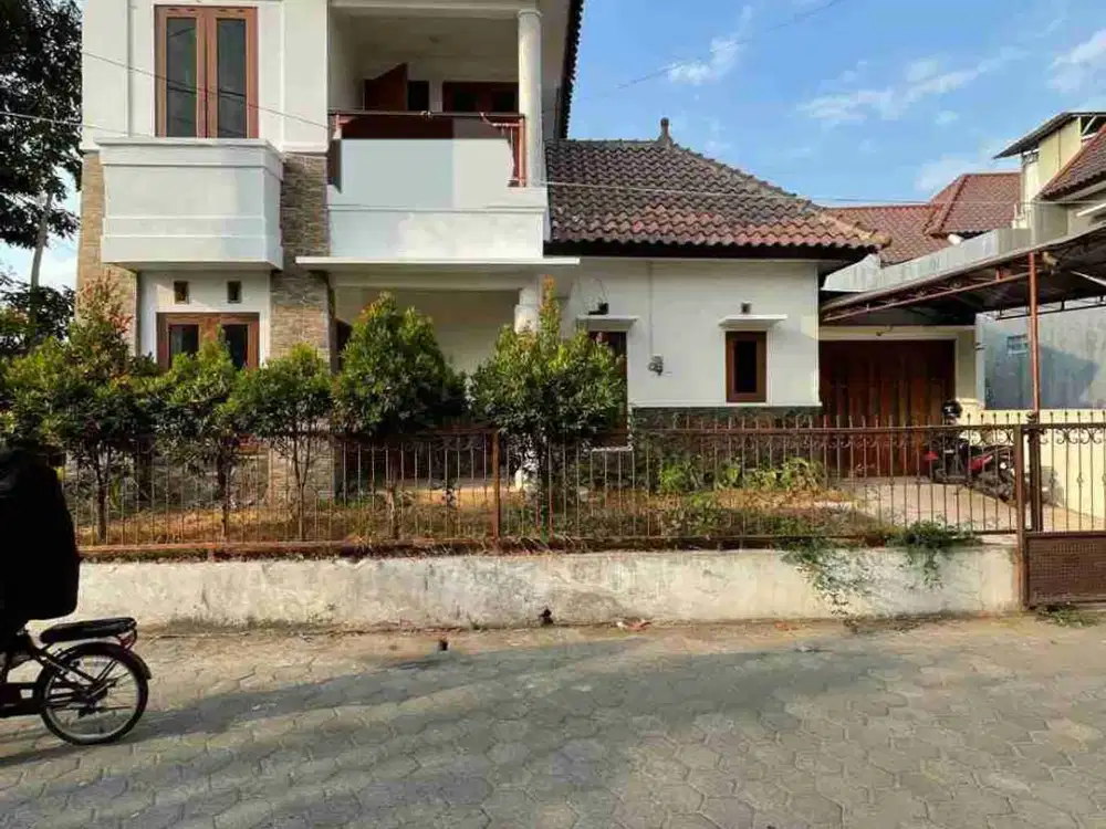 disewakan rumah 2 lantai dalam perum bersatpam didekat merapi view
