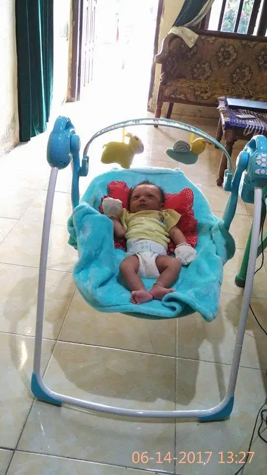 Ayunan baby elle