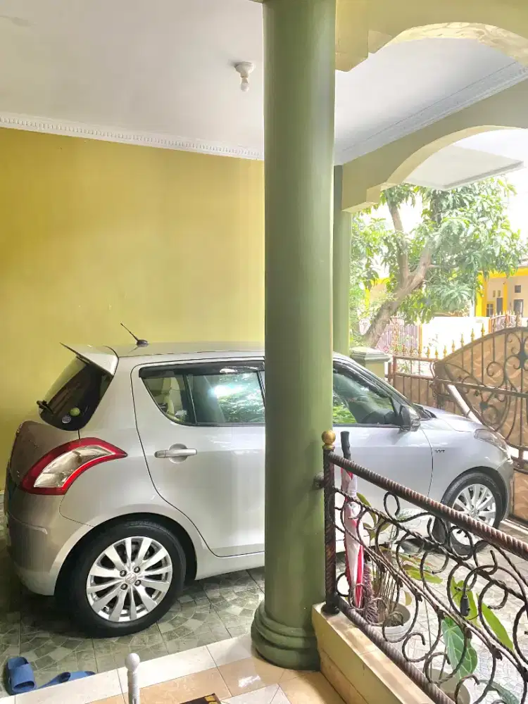 Suzuki Swift matic tahun 2013 silver