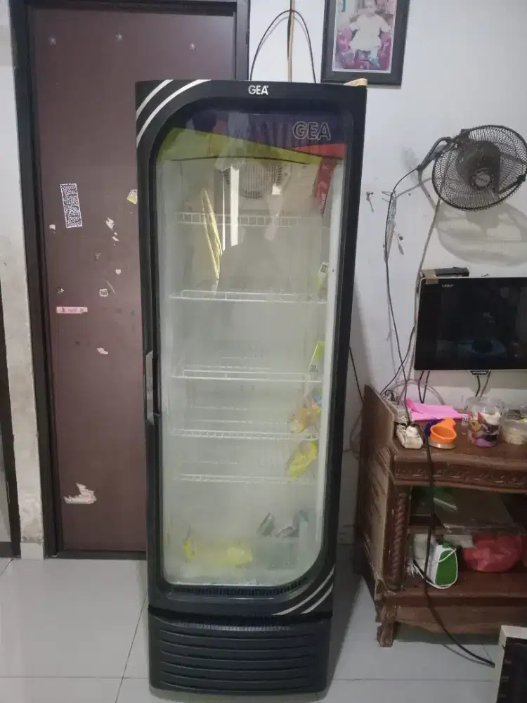 SHOWCASE GEA 5 RAK